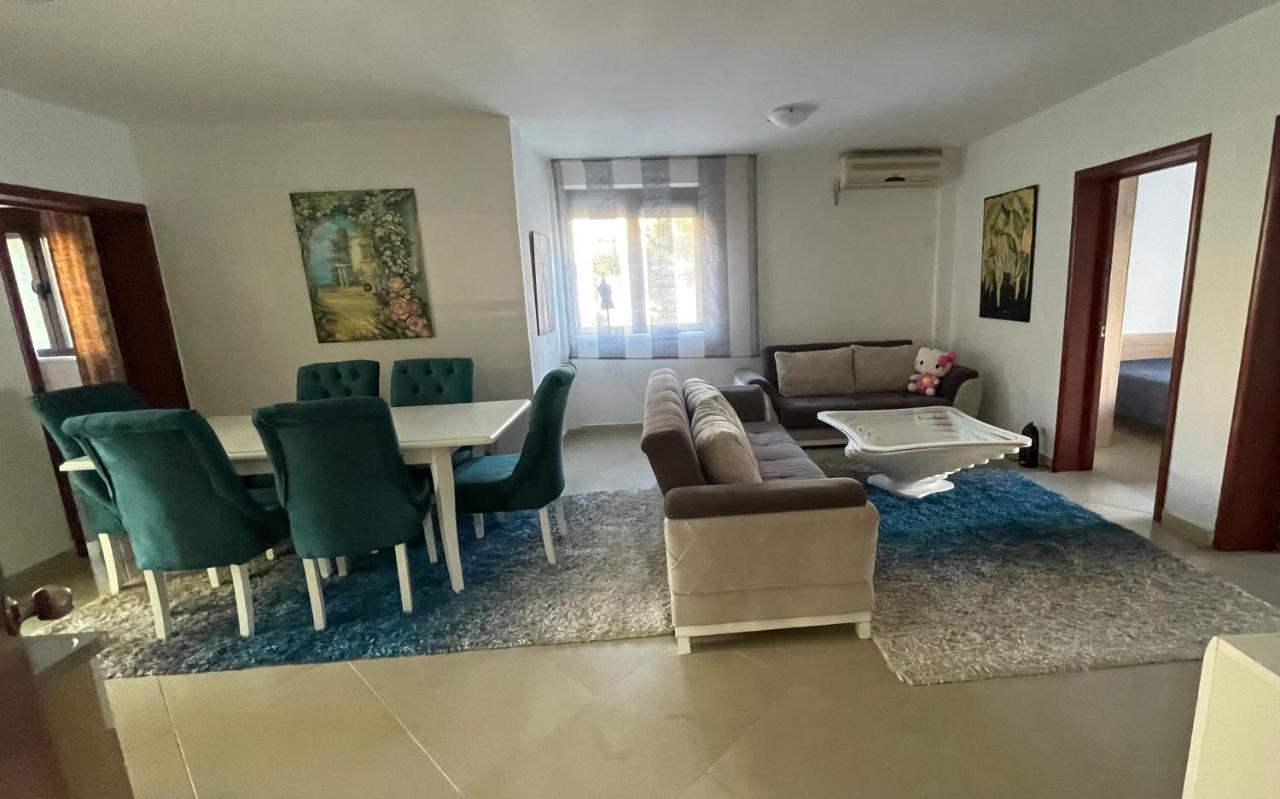 3 Bedroom Apartment With Pool Celuga Luaran gambar